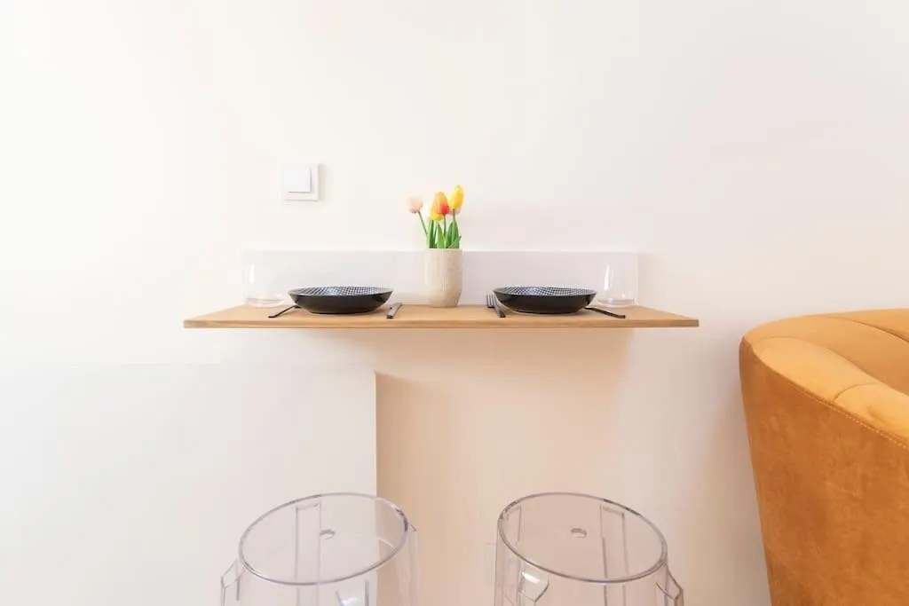 Beautiful Studio In Small House Near Eiffel Tower Paris Apartment
